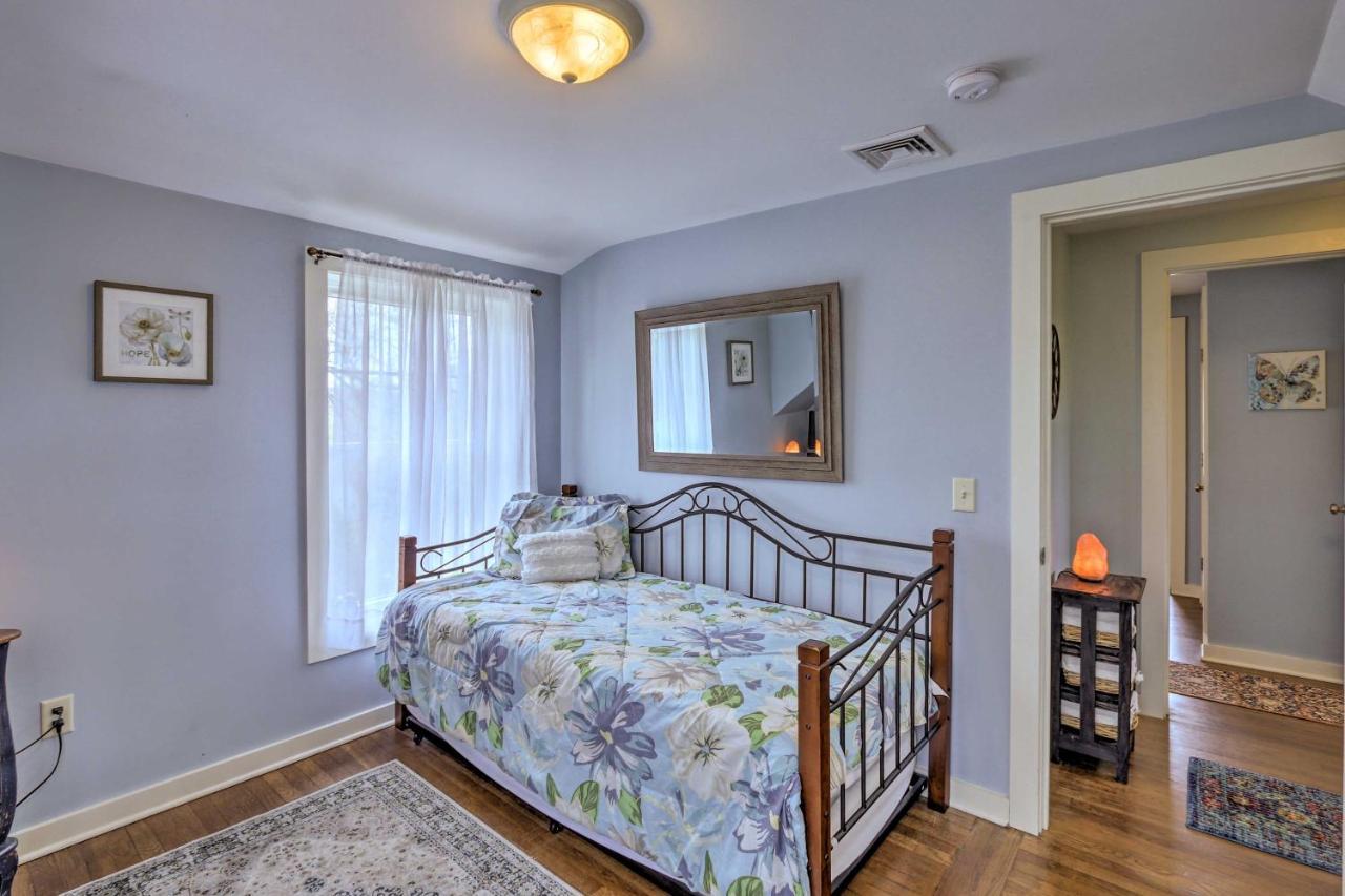 Remodeled Farmhouse In Waterford Near 2 Beaches! Exterior photo