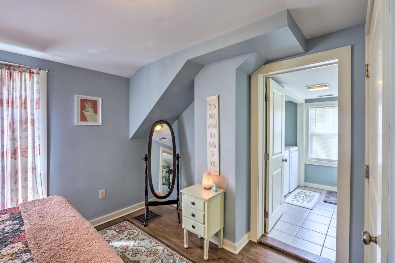 Remodeled Farmhouse In Waterford Near 2 Beaches! Exterior photo
